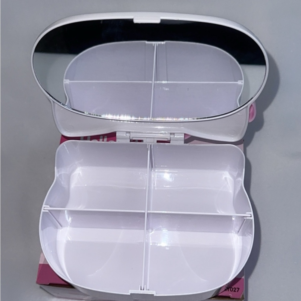 Hello Kitty jewelry storage box 🩷 - Picture 4 of 4